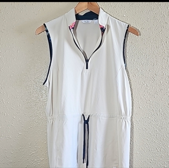 Lady Hagen Sleeveless Top - Picture 7 of 7